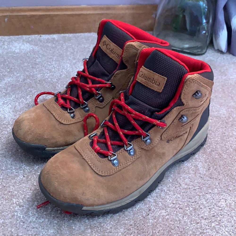 Columbia new ridge hiking boots.